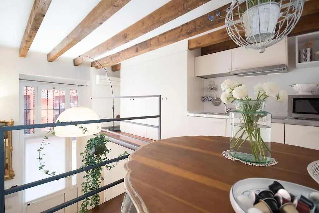 Apartment Romantic Loft Porta Venezia Milan Italy